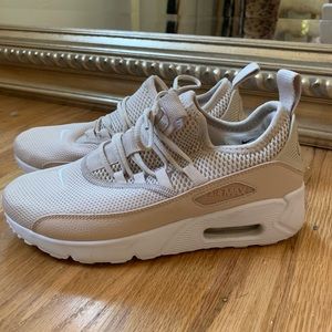 Nike Air Max 90 EZ Sneaker